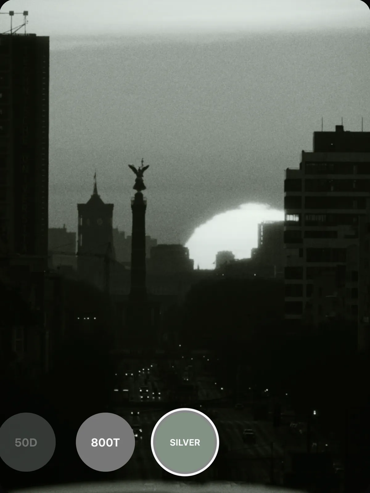 The same sunset through SILVER: black and white at full contrast
